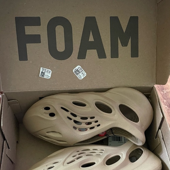 Yezzy Foam Runner Taupe Size 8 - Picture 6 of 8